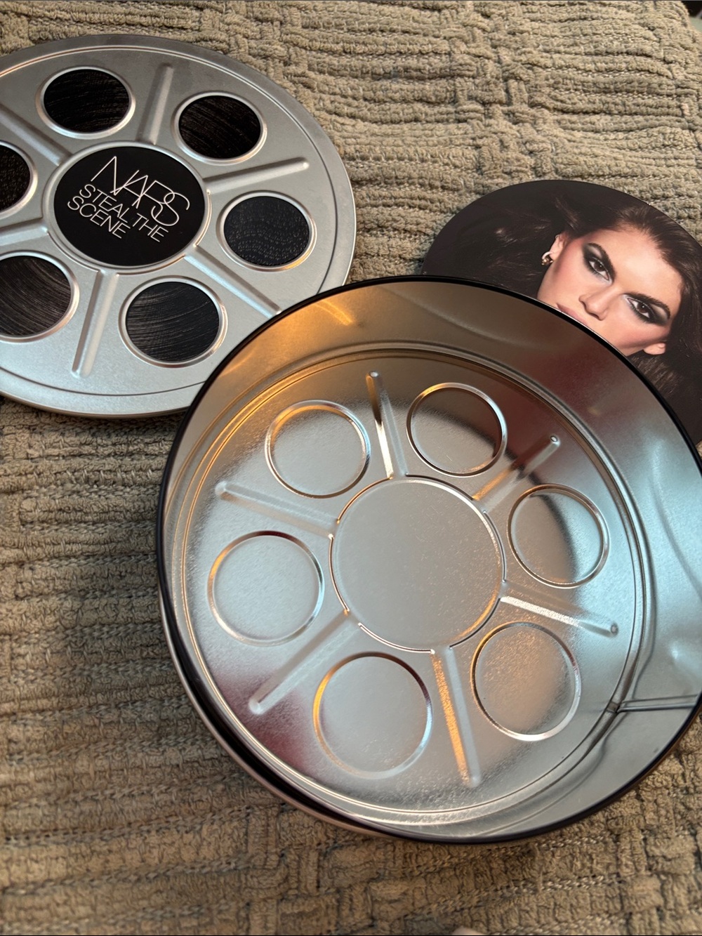 Kaia gerber supermodel storage tin NARS